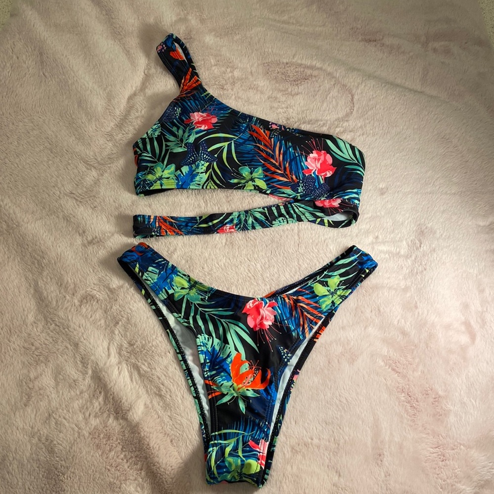 Tropical one shoulder bikini
